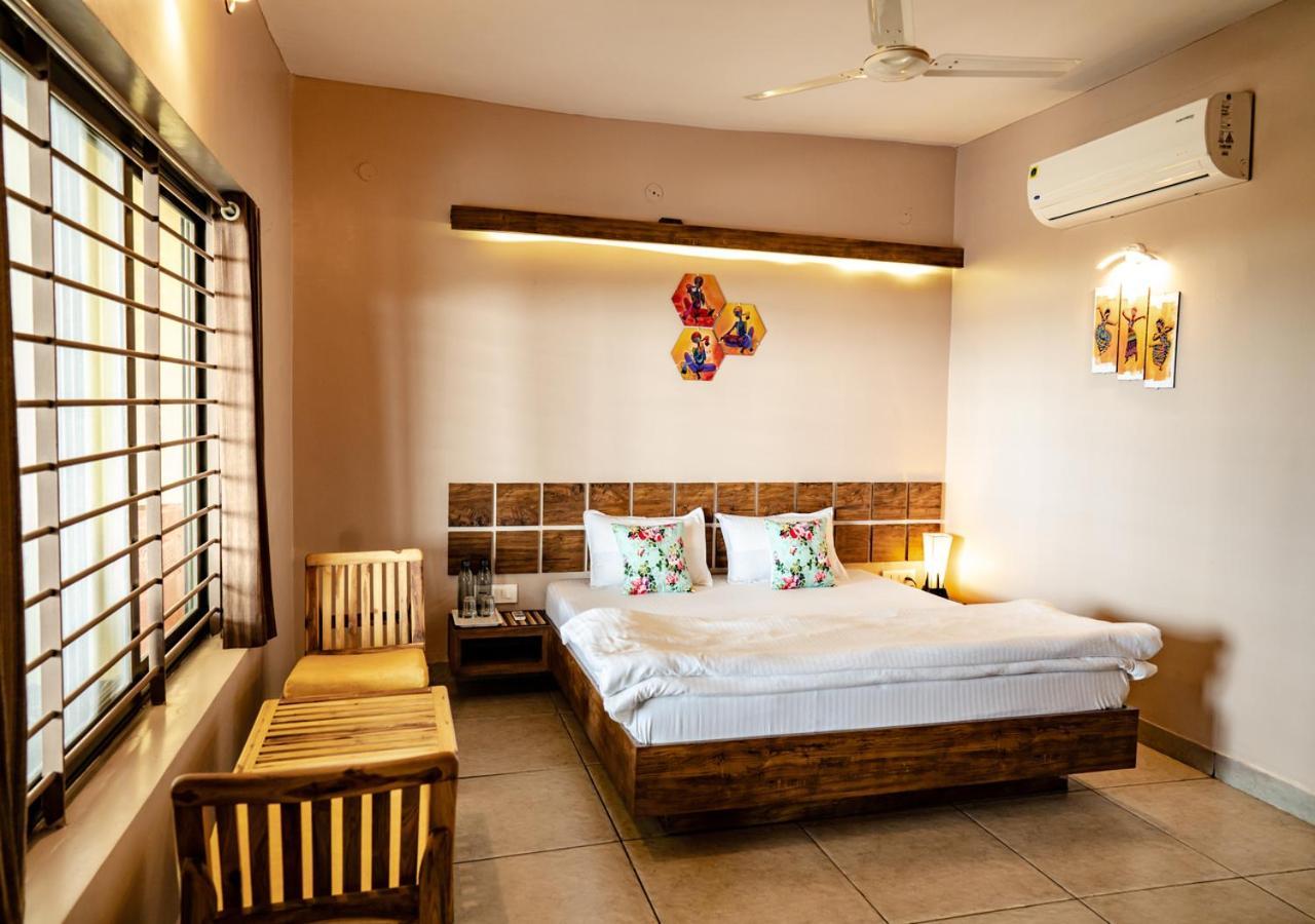 The Satpura Panchtatva Villa Khāpa Eksteriør billede